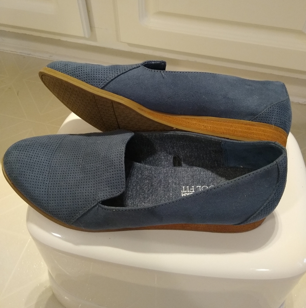 Dr Scholl's blue suede flat
